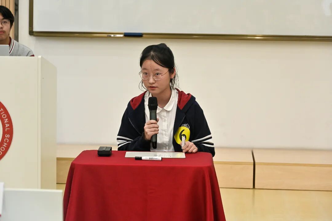 “蜂”芒毕露，看冠军花落谁家！ | 2025光华剑桥新生拼词大赛