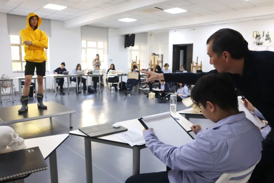 校友故事 | 刘昔霖：以艺术为舟，渡自心之海，寻最纯粹的本心。欢迎在艺术设计预备课程中与她见面！