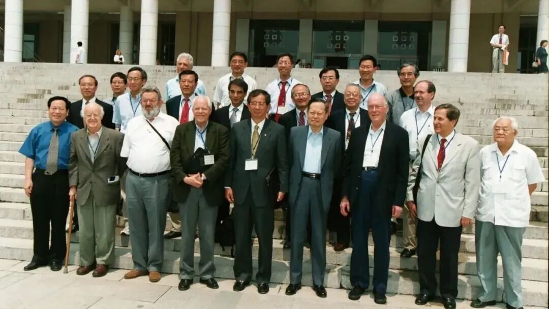 杨振宁的留学之路是怎样的？根基在中国，升华在美国...
