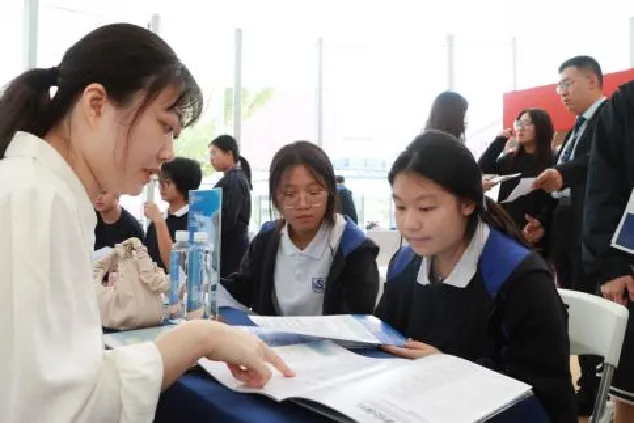 苏州香港DSE高中｜苏州市吴江区世恒学校香港DSE课程“港大班”2026年招生简章！