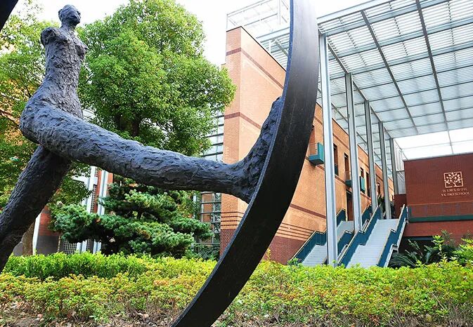 包玉刚香港校区提前1年2026年9月开学，启历学校新Sixth Form中心来袭+薄扶林校区翻新
