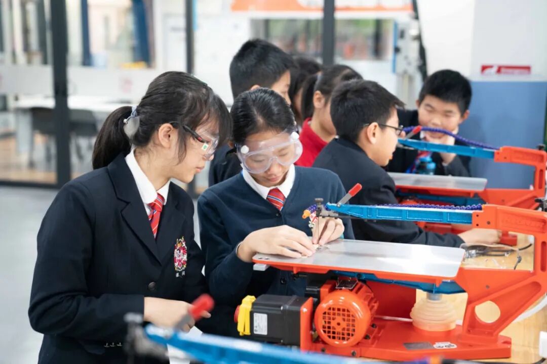 上海德闳初中部如何赋能孩子的个性化未来：探秘德闳初中特色课程