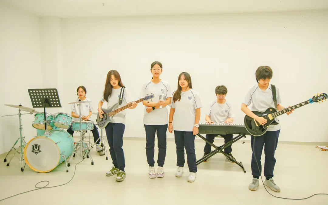 苏州香港DSE高中｜苏州市吴江区世恒学校香港DSE课程“港大班”2026年招生简章！