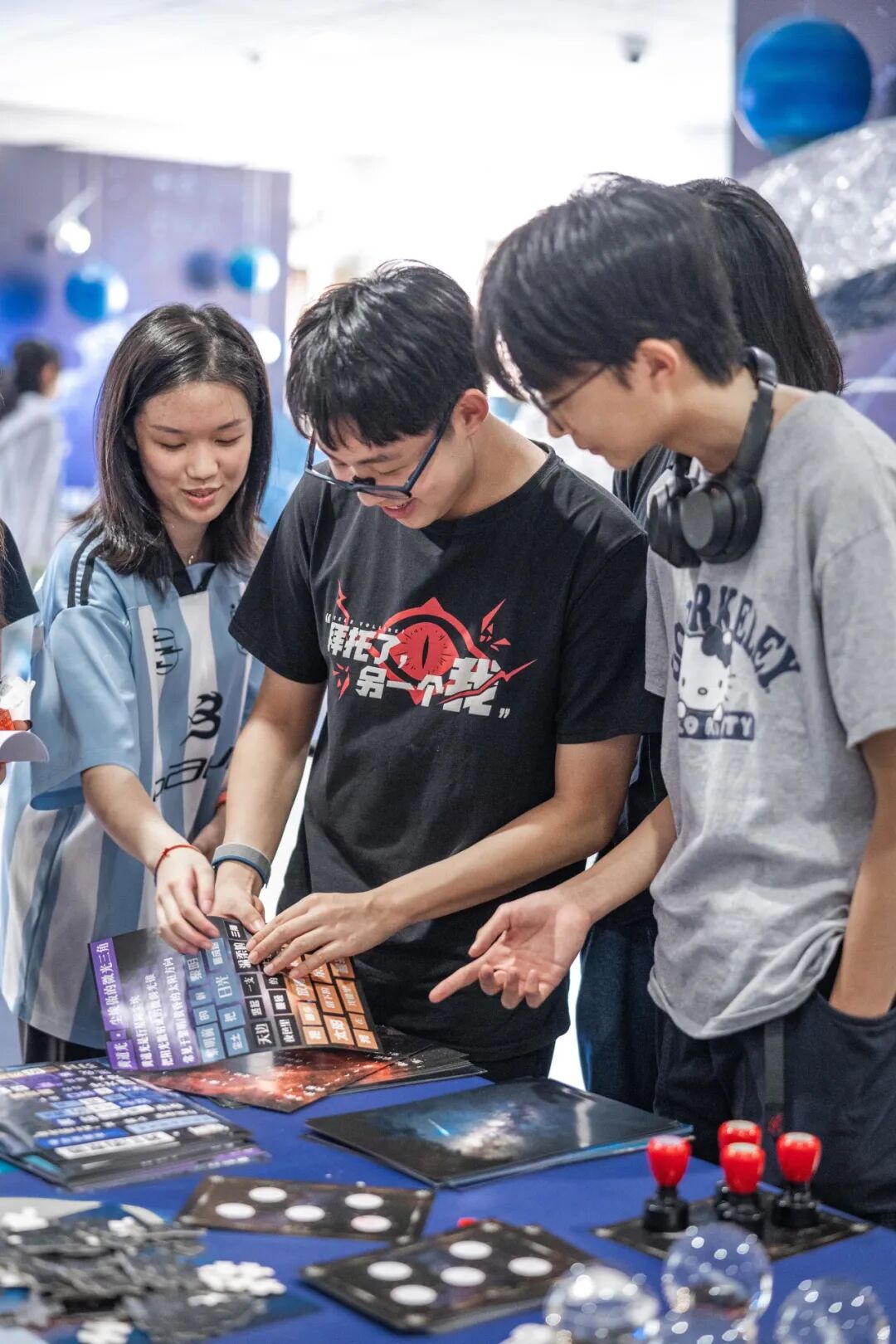 校园采风｜观象而明理，近星亦近真——记2025星校高中部中庭天文节文化周