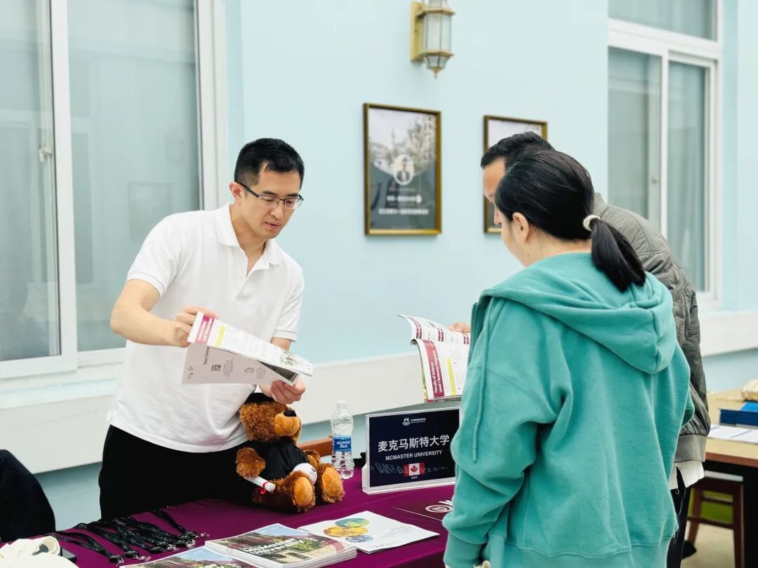 10月19日 | 中加枫华新学期首场校园开放日，多重惊喜，铸就未来~