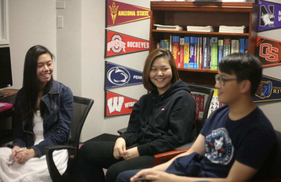 藤校“民调”显示：70%学生交朋友前先“审查”政治立场，不站队就不是自己人？