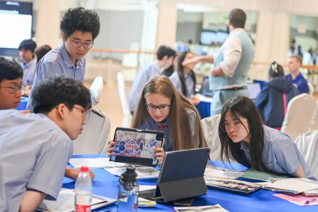 耀中耀华学生领导力工作坊:AI时代的服务型领袖 耀中耀华学生领导力工作坊:AI时代的服务型领袖
