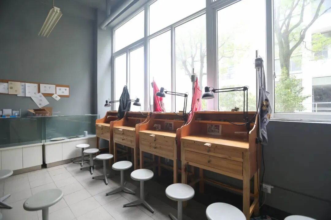 上海国际学校｜上机构雅学校高中部，文化高考+艺术体育+国际留学，总有一条路适合你！