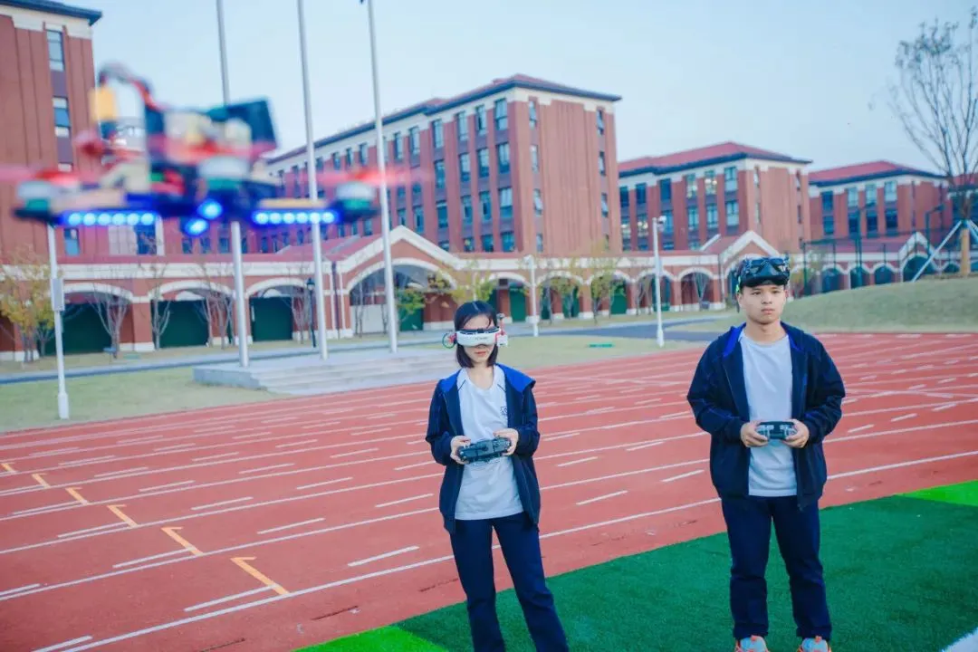 苏州香港DSE高中｜苏州市吴江区世恒学校香港DSE课程“港大班”2026年招生简章！