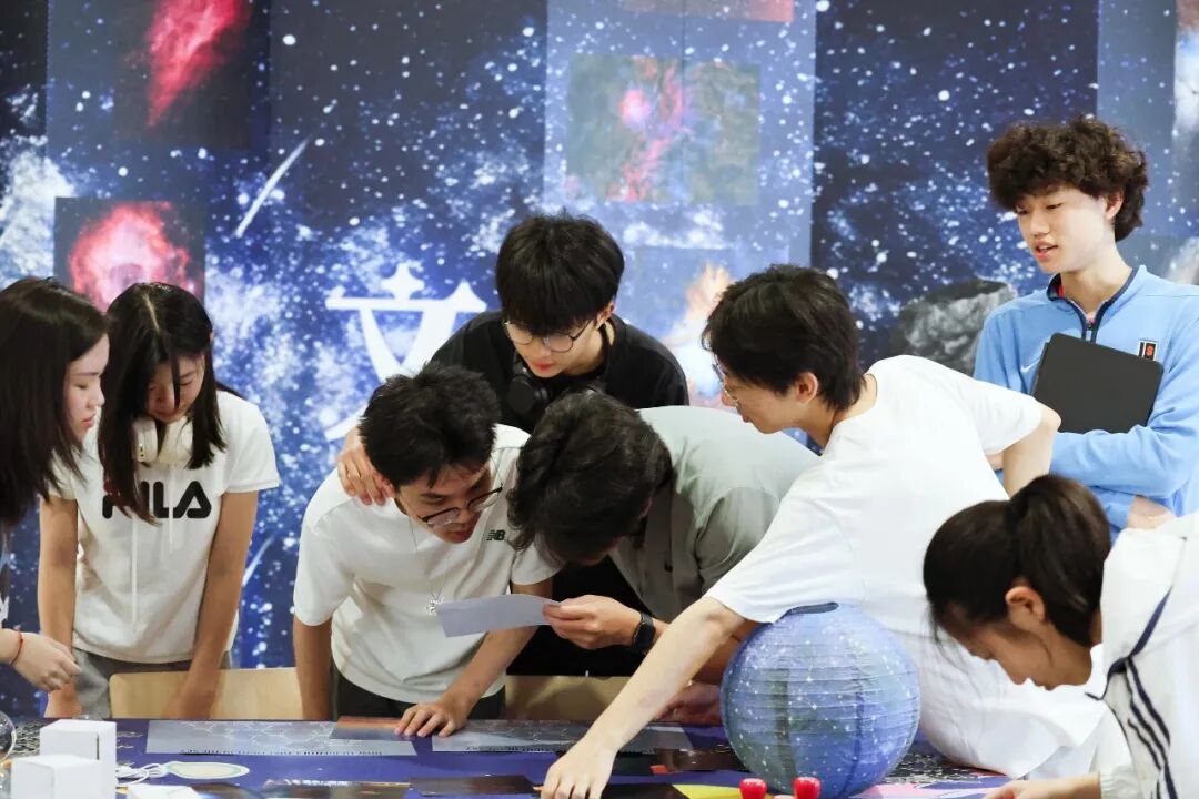 校园采风｜观象而明理，近星亦近真——记2025星校高中部中庭天文节文化周
