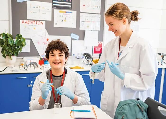打卡艾玛母校！与牛津大学毗邻而居的学校：海丁顿中学英语及职业探索夏校
