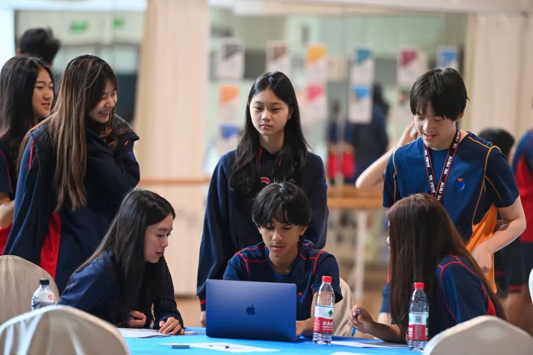 耀中耀华学生领导力工作坊:AI时代的服务型领袖 耀中耀华学生领导力工作坊:AI时代的服务型领袖