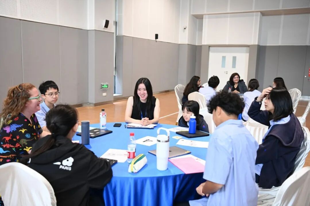 耀中耀华学生领导力工作坊:AI时代的服务型领袖 耀中耀华学生领导力工作坊:AI时代的服务型领袖