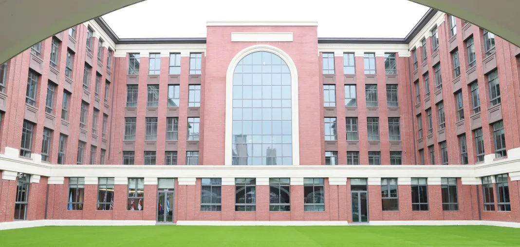 苏州香港DSE高中｜苏州市吴江区世恒学校香港DSE课程“港大班”2026年招生简章！