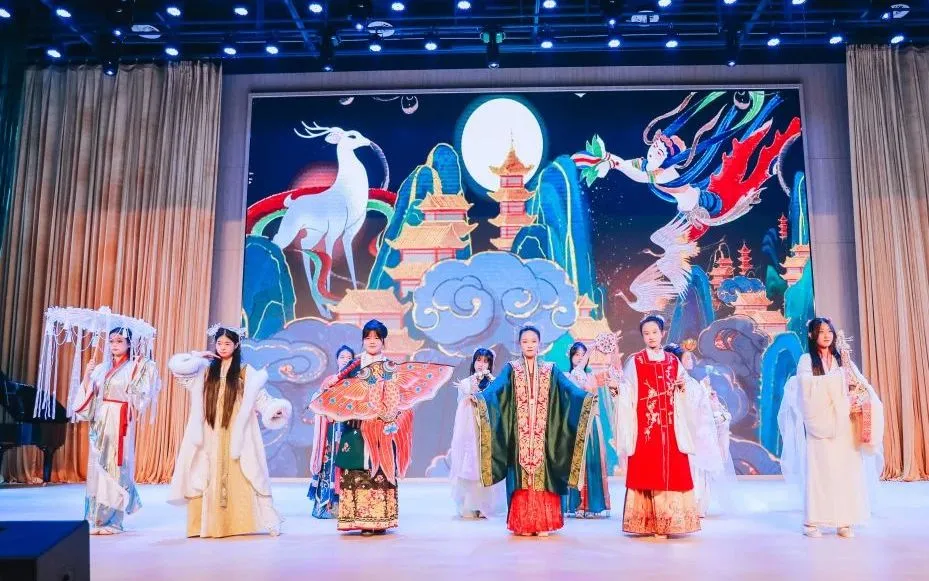 苏州香港DSE高中｜苏州市吴江区世恒学校香港DSE课程“港大班”2026年招生简章！