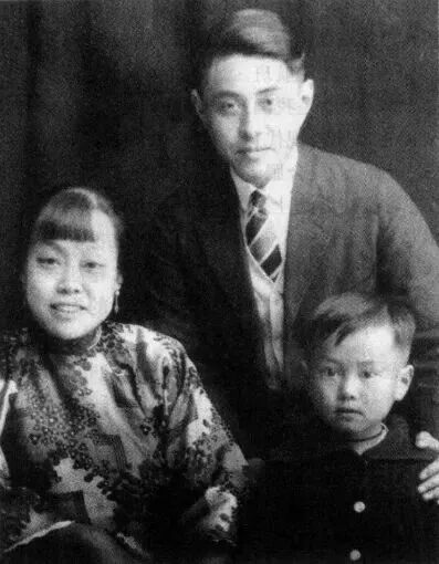 杨振宁的留学之路是怎样的？根基在中国，升华在美国...
