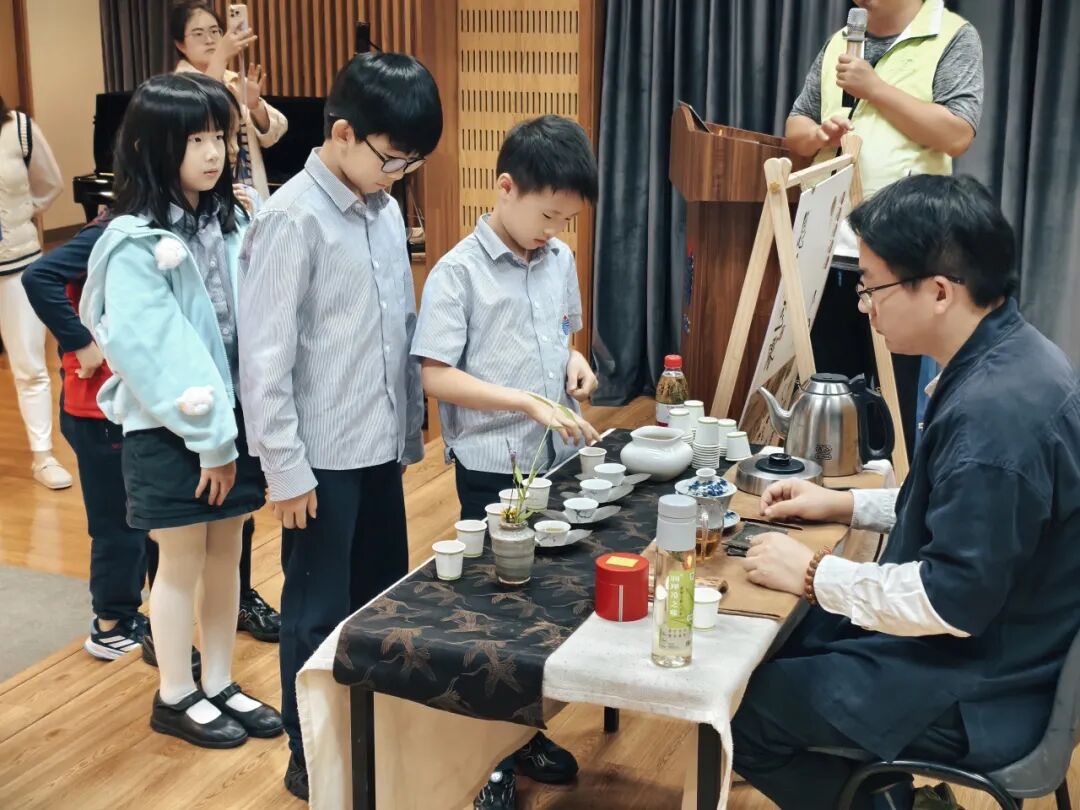 非遗文化进校园,让传统在国际课堂中焕发新生 非遗文化进校园,让传统在国际课堂中焕发新生