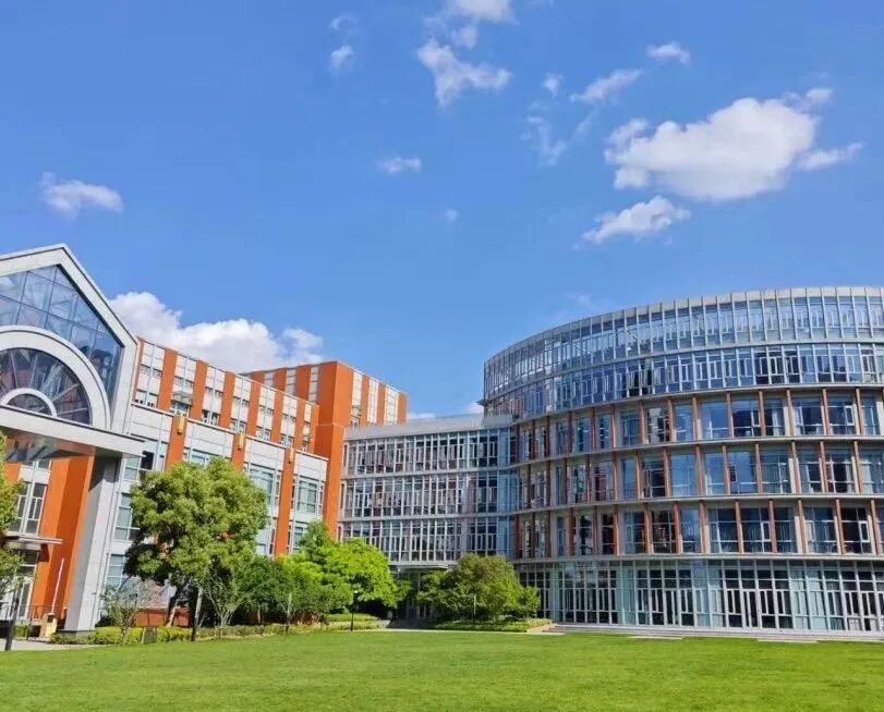 上海“网红”国际学校!主流课程全开设的圣华紫竹2026春招已开启! 上海“网红”国际学校!主流课程全开设的圣华紫竹2026春招已开启!