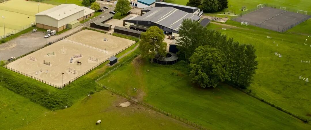 Stonar School|英国STEM强校,以专业马术课程闻名,开设独特的飞行俱乐部 Stonar School|英国STEM强校,以专业马术课程闻名,开设独特的飞行俱乐部