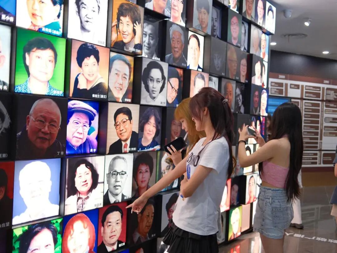 【传媒实践】世界传媒500强参访,上海人民广播电台传媒实践营限量招募 【传媒实践】世界传媒500强参访,上海人民广播电台传媒实践营限量招募