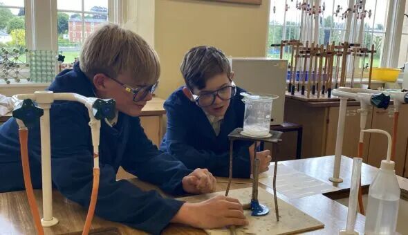 Clifton College | 诺贝尔奖获得者的摇篮,学术和体育全英领先 Clifton College | 诺贝尔奖获得者的摇篮,学术和体育全英领先