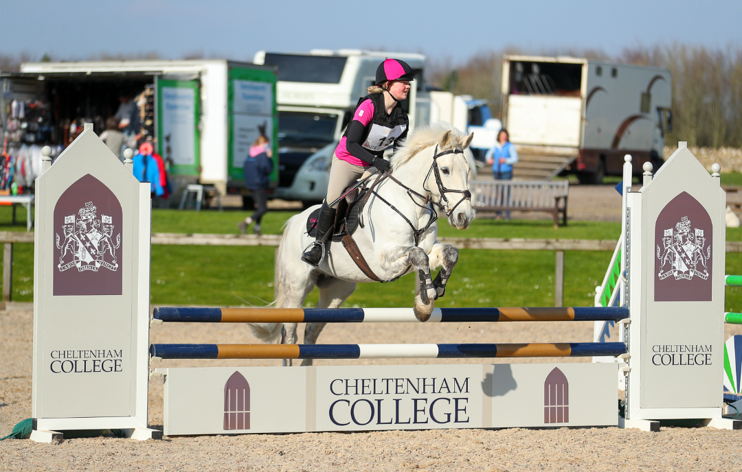 Cheltenham College | 拉格比联盟成员校，首个获得维多利亚十字勋章的英国名校，以体育传统闻名