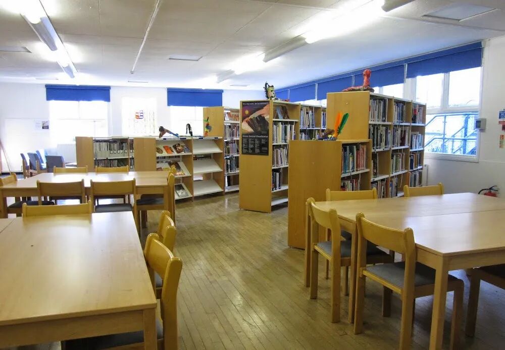 Stonar School|英国STEM强校,以专业马术课程闻名,开设独特的飞行俱乐部 Stonar School|英国STEM强校,以专业马术课程闻名,开设独特的飞行俱乐部