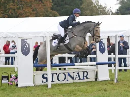 Stonar School|英国STEM强校,以专业马术课程闻名,开设独特的飞行俱乐部 Stonar School|英国STEM强校,以专业马术课程闻名,开设独特的飞行俱乐部