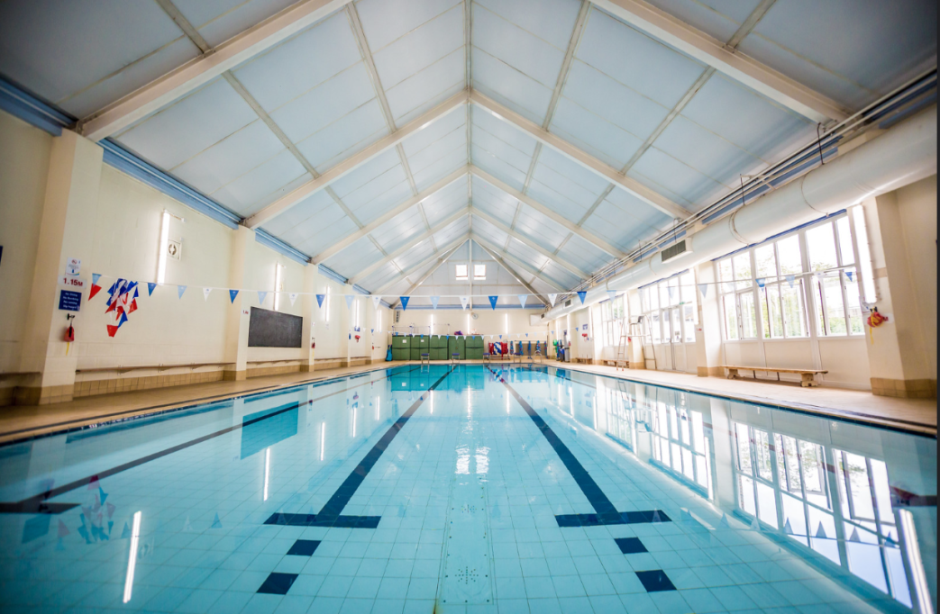 Badminton School | 英国十佳女校之一，学术与音乐并重，走出了印度首位女总理，金球奖影后