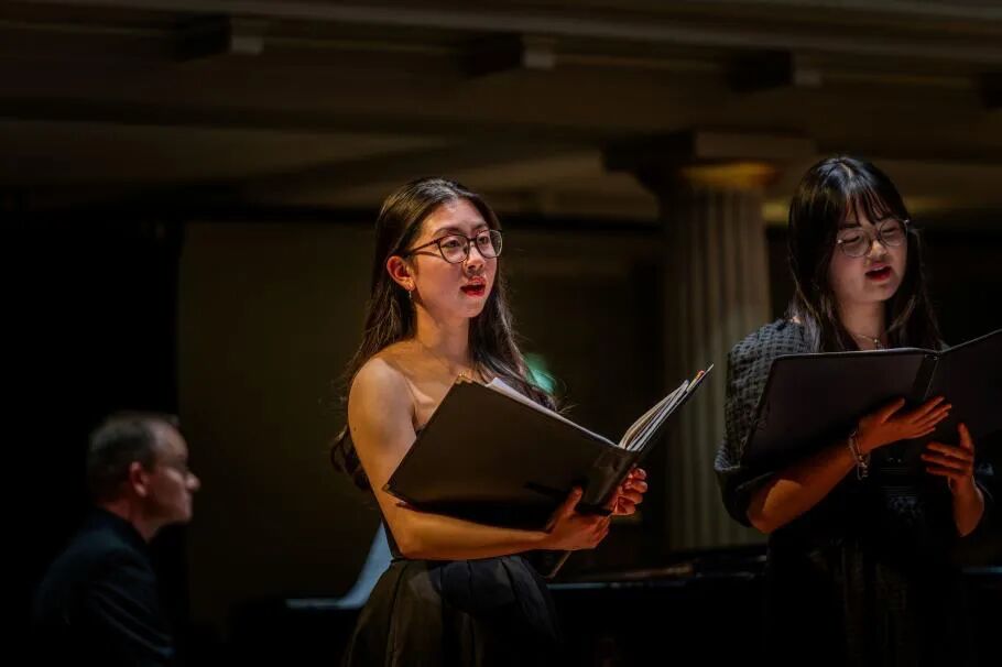 Badminton School | 英国十佳女校之一，学术与音乐并重，走出了印度首位女总理，金球奖影后