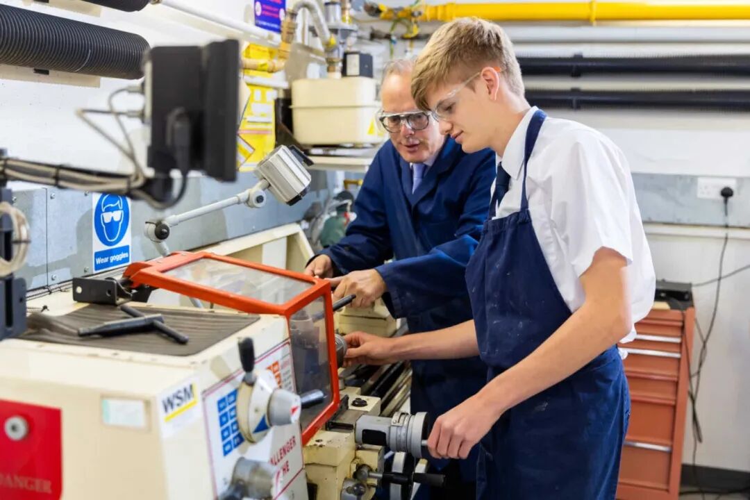 Eastbourne College|Tatler评为全英最佳校园设施的顶级寄宿名校,学术领先,网球闻名 Eastbourne College|Tatler评为全英最佳校园设施的顶级寄宿名校,学术领先,网球闻名