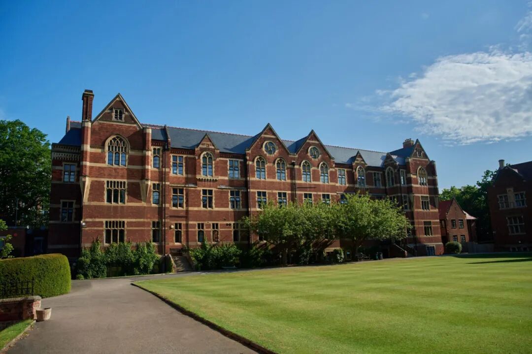 The Leys | 剑桥市中心的老牌私校,共享剑桥大学资源,霍金之子的母校 The Leys | 剑桥市中心的老牌私校,共享剑桥大学资源,霍金之子的母校