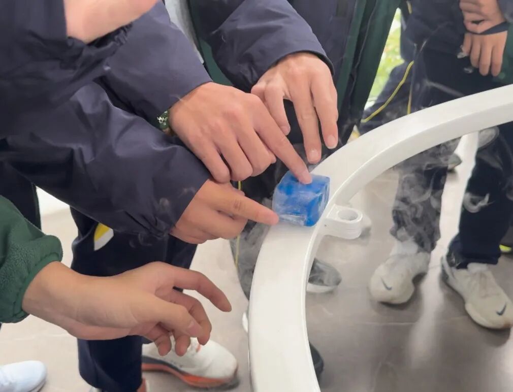 当课本知识遇上西交智造:成外学子探秘中国高铁心脏 当课本知识遇上西交智造:成外学子探秘中国高铁心脏