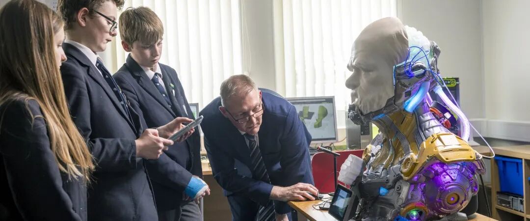 Stonar School|英国STEM强校,以专业马术课程闻名,开设独特的飞行俱乐部 Stonar School|英国STEM强校,以专业马术课程闻名,开设独特的飞行俱乐部