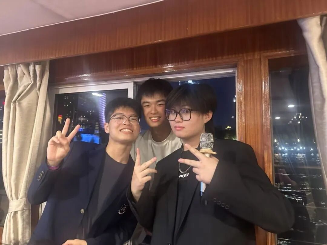 在不确定中生根:剑桥与波士顿学子的破茧之路 在不确定中生根:剑桥与波士顿学子的破茧之路