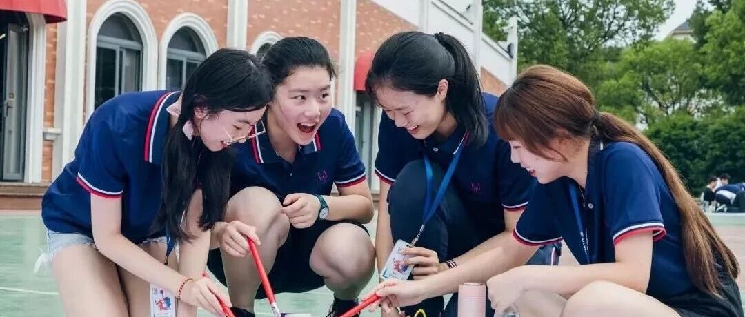 领科国际学校校服图片