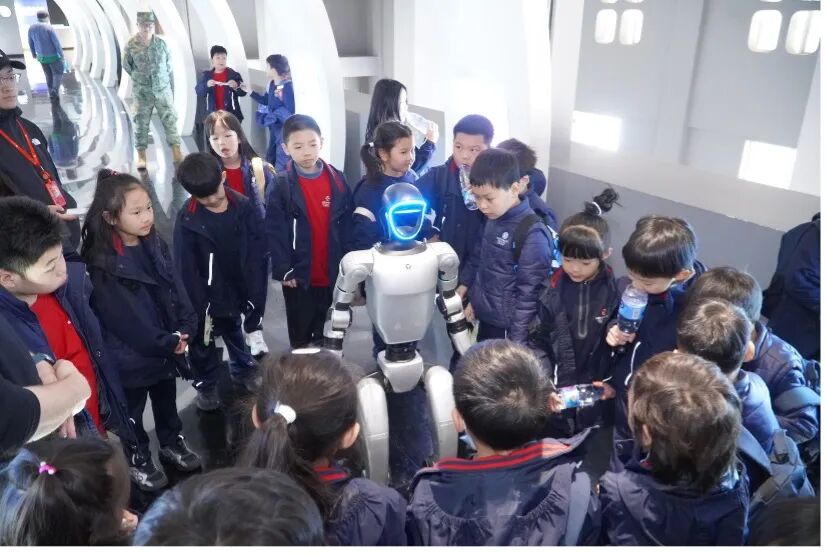 Primary Tech Day|小手触碰未来科技:肯思小学特色研学体验 Primary Tech Day|小手触碰未来科技:肯思小学特色研学体验