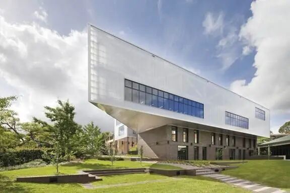 澳洲私立学校质量的代表：Ravenswood School for Girls 育文武女子学校
