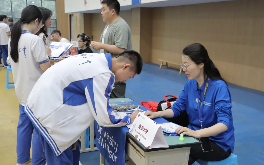 成都公办国际部｜成都七中万达国际部2026年春季招生简章！12月13日开放日报名中！