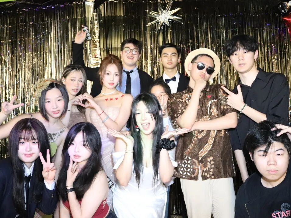 Discover HQIS Upper School 培养未来领袖 | 探秘HQIS中学部还原美国课堂 Discover HQIS Upper School 培养未来领袖 | 探秘HQIS中学部还原美国课堂