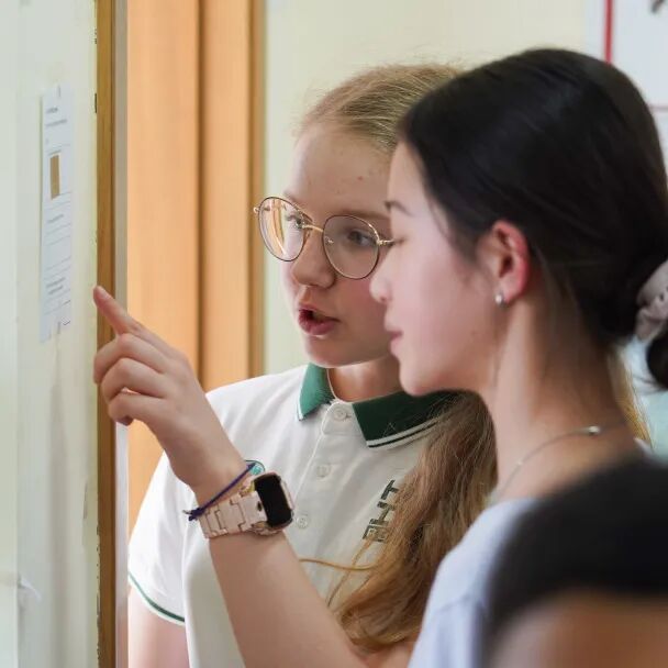 Discover HQIS Upper School 培养未来领袖 | 探秘HQIS中学部还原美国课堂 Discover HQIS Upper School 培养未来领袖 | 探秘HQIS中学部还原美国课堂