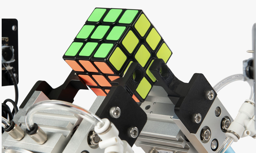 中学科研课题推荐!机器人类|基于 STM32 的双臂解魔方机器人 中学科研课题推荐!机器人类|基于 STM32 的双臂解魔方机器人