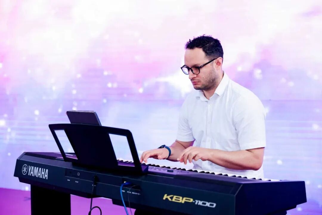 与贝多芬一起上LWS美高钢琴课:揭秘美高钢琴课的“顶配”资源与合奏理念 与贝多芬一起上LWS美高钢琴课:揭秘美高钢琴课的“顶配”资源与合奏理念