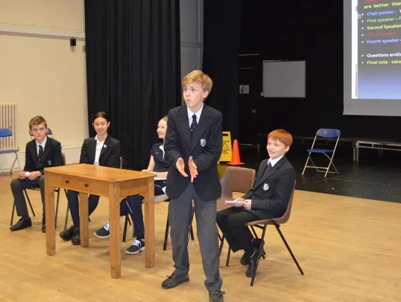 Stonar School|英国STEM强校,以专业马术课程闻名,开设独特的飞行俱乐部 Stonar School|英国STEM强校,以专业马术课程闻名,开设独特的飞行俱乐部