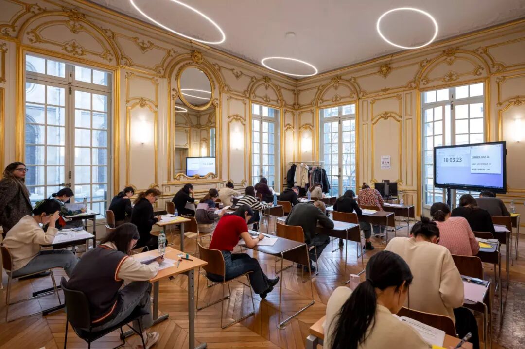 IESA文化艺术管理学院:法语与应用艺术预科 - 与LISAA/CCFS索邦语言中心合作 IESA文化艺术管理学院:法语与应用艺术预科 - 与LISAA/CCFS索邦语言中心合作