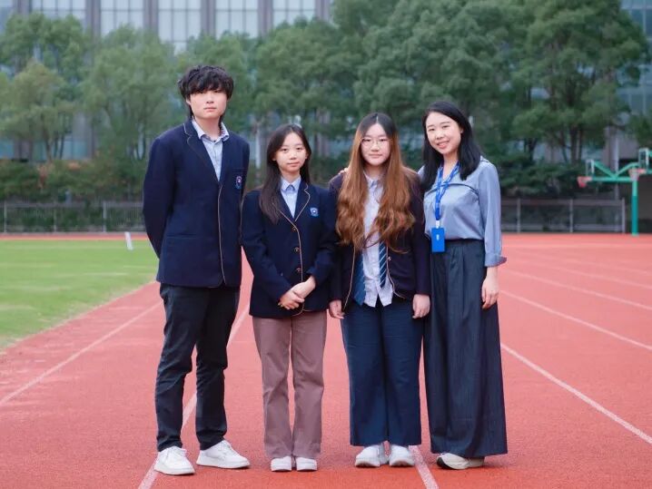 全金奖!东鼎国际部学子在英国高级测评SMC竞赛中斩获佳绩! 全金奖!东鼎国际部学子在英国高级测评SMC竞赛中斩获佳绩!