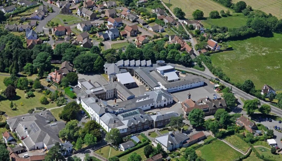 Sidcot School|全英最佳马术运动名校之一,AL/IB双体系,科学、数学和创意艺术享盛誉 Sidcot School|全英最佳马术运动名校之一,AL/IB双体系,科学、数学和创意艺术享盛誉