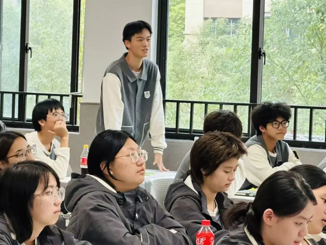 校园逐光,步履生花丨行中学子的蜕变与闪光 校园逐光,步履生花丨行中学子的蜕变与闪光