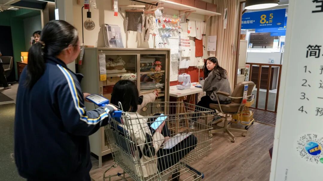 行走的经济课|带着“任务”逛宜家，我们如何把生活变成最好的课堂？