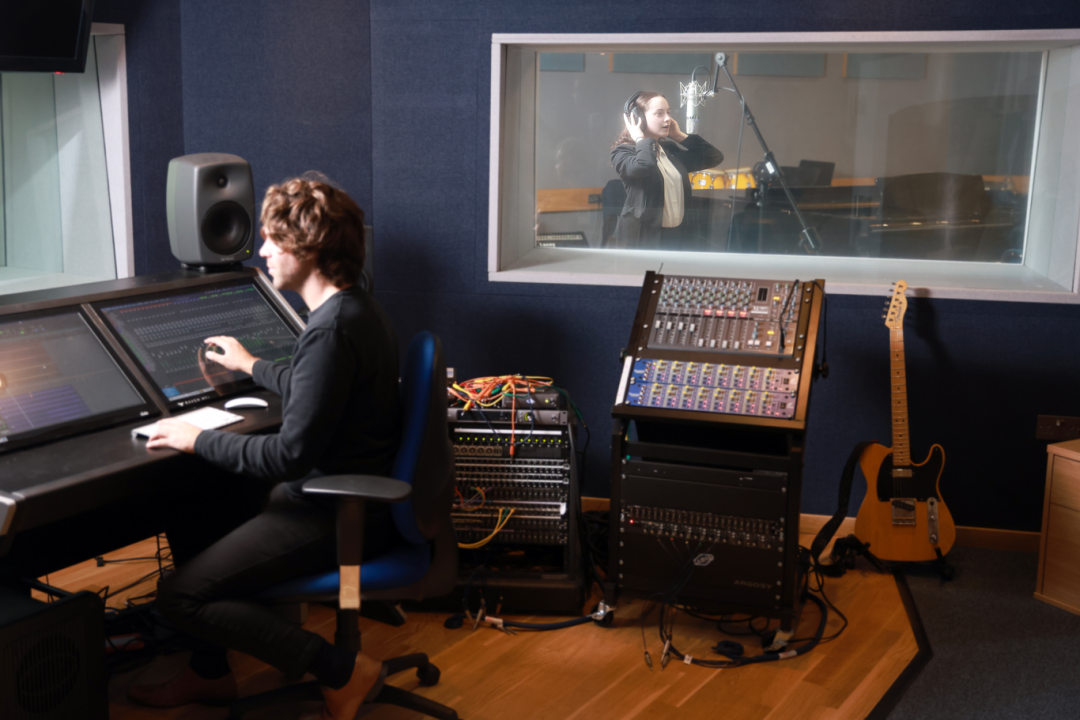 Eastbourne College|Tatler评为全英最佳校园设施的顶级寄宿名校,学术领先,网球闻名 Eastbourne College|Tatler评为全英最佳校园设施的顶级寄宿名校,学术领先,网球闻名